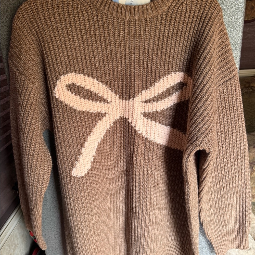 MAJORELLE Brown Sweater with Pink Bow Accent